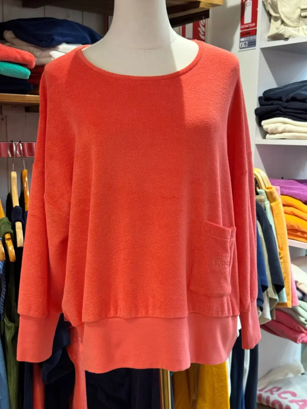 Pull estheme corail