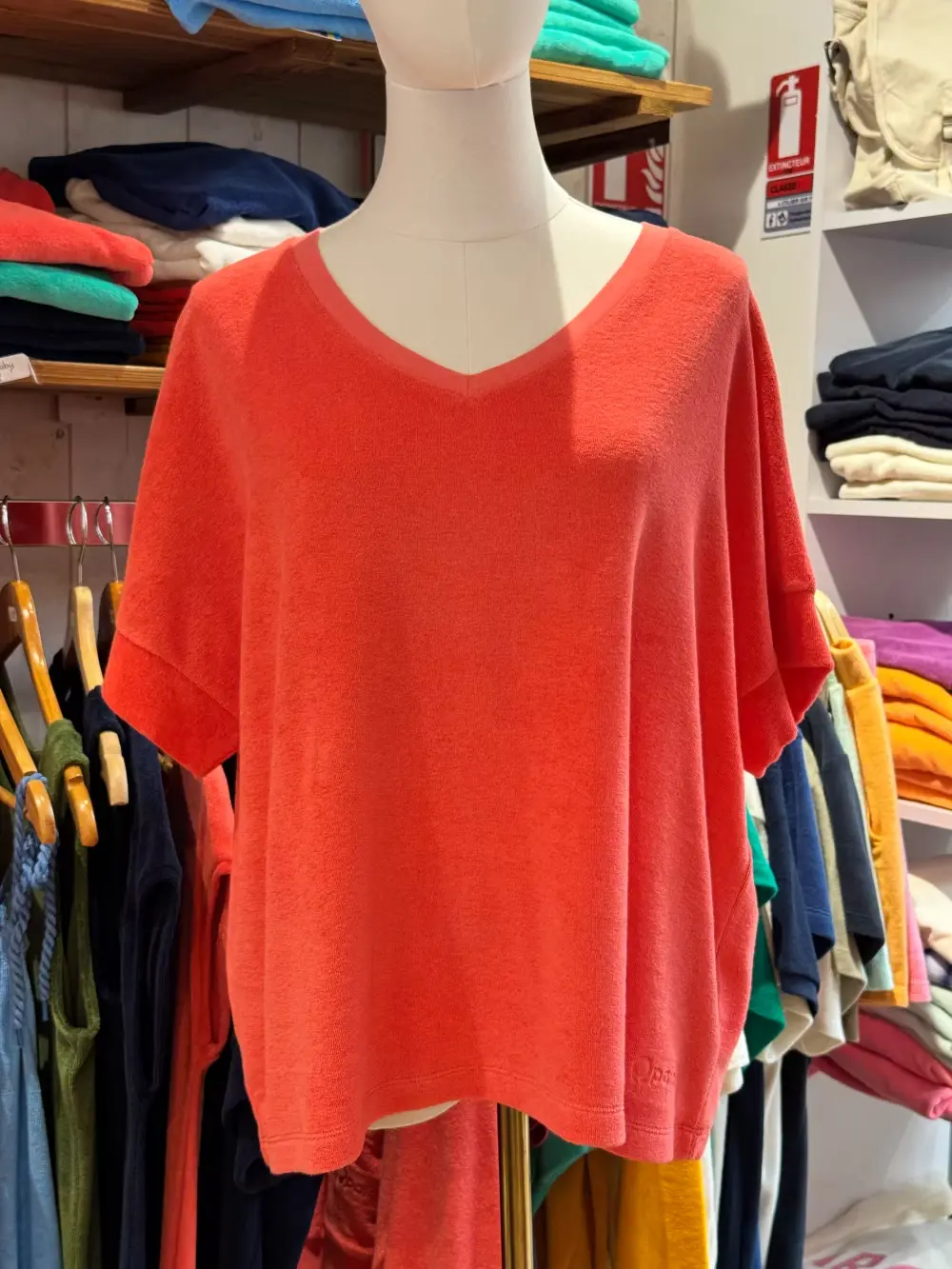 Top col v corail